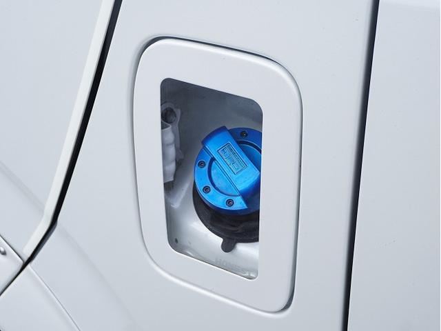 ハイエースバン スーパーＧＬ　５０ＴＨ　アニバーサリーリミテッド　ＡＬＰＩＮＥ　ＢＩＧ－Ｘ／フリップベッドキット／ドライブレコーダー／ＰＩＶＯＴオートクルーズ付スロコン／フロントスピーカー交換／ＥＳＳＥＸ１９インチアルミホイール／クワトログリル／フルエアロ（27枚目）