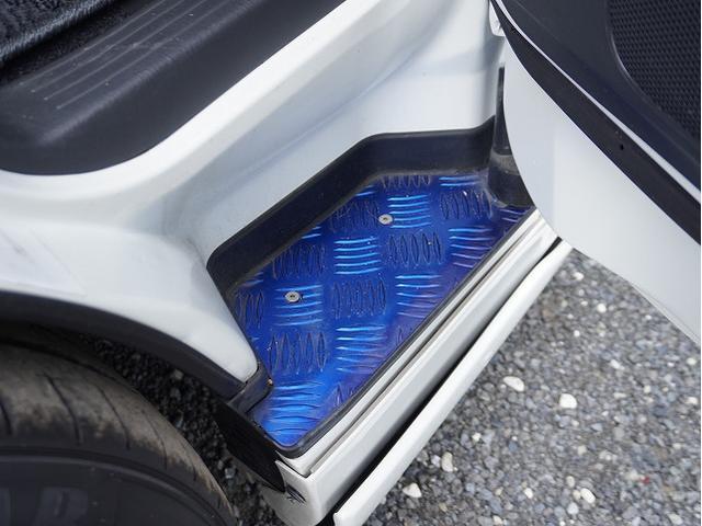 ハイエースバン スーパーＧＬ　５０ＴＨ　アニバーサリーリミテッド　ＡＬＰＩＮＥ　ＢＩＧ－Ｘ／フリップベッドキット／ドライブレコーダー／ＰＩＶＯＴオートクルーズ付スロコン／フロントスピーカー交換／ＥＳＳＥＸ１９インチアルミホイール／クワトログリル／フルエアロ（38枚目）