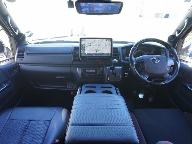 ハイエースバン スーパーＧＬ　ダークプライムＩＩ　７人乗り架装／キャプテンシート／ＡＬＰＩＮＥ　ＢＩＧ－Ｘ／ＡＬＰＩＮＥ　１２．８型フリップダウンモニター／ＥＳＳＥＸクワトログリル／コンフォートリーフ（改造申請済み）／ＲＥＣＡＲＯシート／社外デジミラ（3枚目）