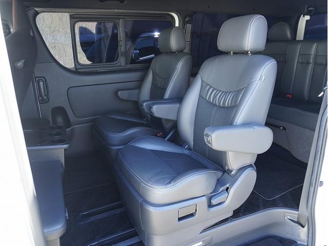 ハイエースバン スーパーＧＬ　ダークプライムＩＩ　７人乗り架装／キャプテンシート／ＡＬＰＩＮＥ　ＢＩＧ－Ｘ／ＡＬＰＩＮＥ　１２．８型フリップダウンモニター／ＥＳＳＥＸクワトログリル／コンフォートリーフ（改造申請済み）／ＲＥＣＡＲＯシート／社外デジミラ（68枚目）