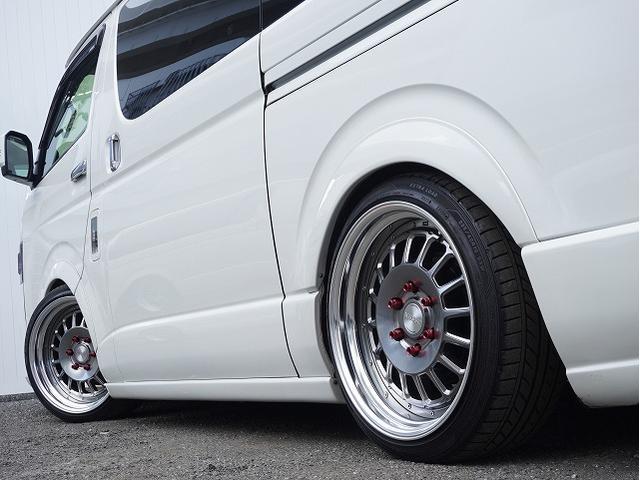 ハイエースバン スーパーＧＬ　ダークプライムＩＩ　ＢＩＧ－Ｘ／フリップダウンモニター／ドラレコ／ＥＴＣ／ＥＳＳＥＸアルミホイール／ＥＳＳＥＸフルエアロ／ベッドキット（ウレタン無し）／フロアフローリング／エンジンルームカバー／フロアマット／シートカバー（33枚目）