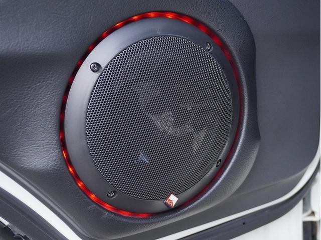 ハイエースバン スーパーＧＬ　ダークプライムＩＩ　ＢＩＧ－Ｘ／フリップダウンモニター／ドラレコ／ＥＴＣ／ＥＳＳＥＸアルミホイール／ＥＳＳＥＸフルエアロ／ベッドキット（ウレタン無し）／フロアフローリング／エンジンルームカバー／フロアマット／シートカバー（61枚目）