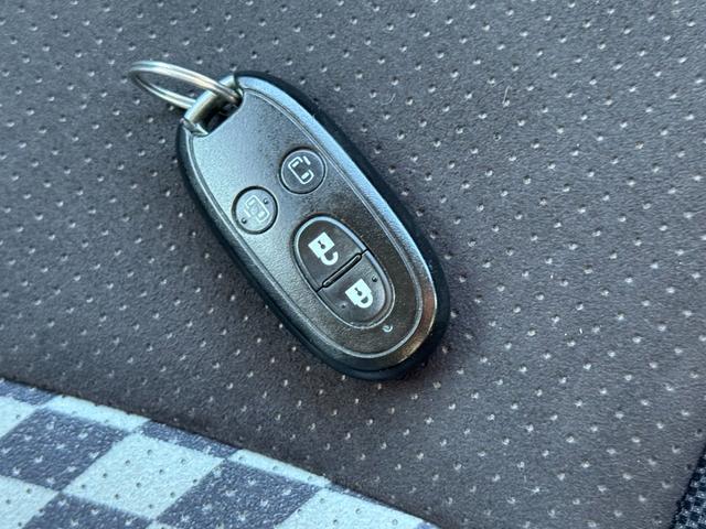 ソリオ ブラック＆ホワイトＩＩ　１４４６１１ＫＭ／シートヒーター／ＣＤ／ＤＶＤ／ＥＴＣ／ＡＵＸ／フルセグＴＶ／バックカメラ／両側電動スライドドア／プッシュスタート（34枚目）