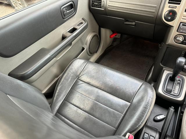 エクストレイル Ｓｔｔ　１５１８８６ＫＭ／ＥＴＣ／ＣＤ／ＤＶＤ／ＢＬＵＥＴＯＯＴＨ／レザーシート／フルセグＴＶ／４ＷＤ／ルーフレール／シートヒーター／社外アルミ／１６インチ（24枚目）