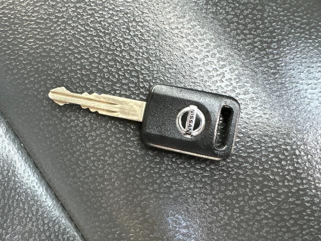 エクストレイル Ｓｔｔ　１５１８８６ＫＭ／ＥＴＣ／ＣＤ／ＤＶＤ／ＢＬＵＥＴＯＯＴＨ／レザーシート／フルセグＴＶ／４ＷＤ／ルーフレール／シートヒーター／社外アルミ／１６インチ（39枚目）