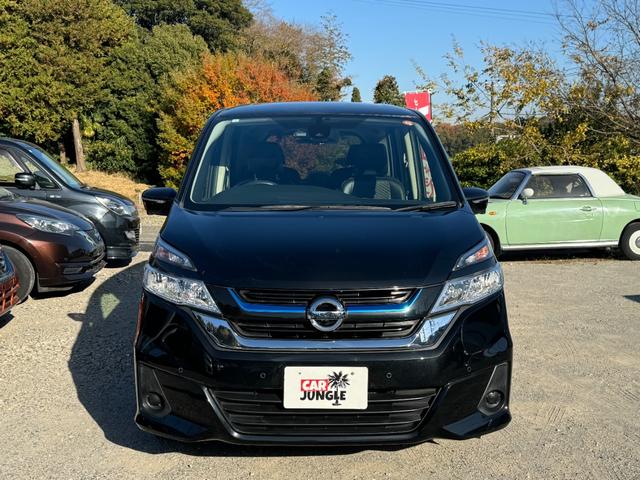 セレナ e-パワー XV 両側電動スライドドア/ウォークスルー/レザーシート/ドラレコ/デジタルインナーミラー/シートヒーター/110944KM/スペアキー(3枚目)