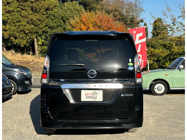 セレナ e-パワー XV 両側電動スライドドア/ウォークスルー/レザーシート/ドラレコ/デジタルインナーミラー/シートヒーター/110944KM/スペアキー(4枚目)