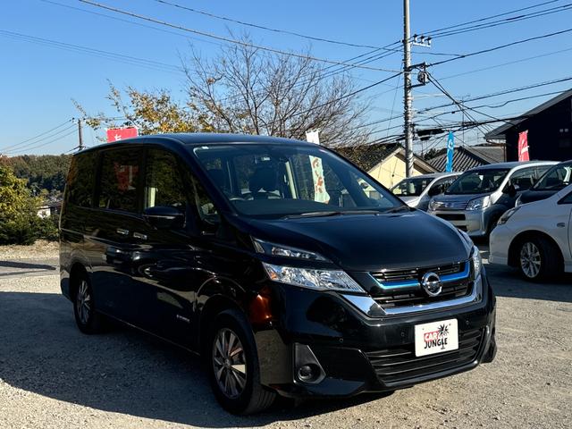 セレナ e-パワー XV 両側電動スライドドア/ウォークスルー/レザーシート/ドラレコ/デジタルインナーミラー/シートヒーター/110944KM/スペアキー(6枚目)