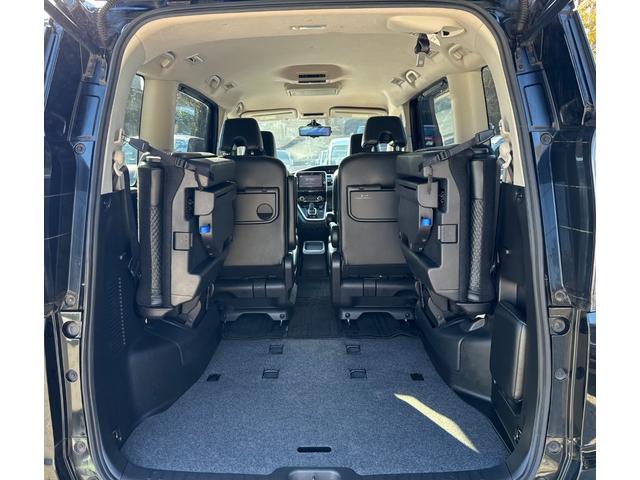 セレナ e-パワー XV 両側電動スライドドア/ウォークスルー/レザーシート/ドラレコ/デジタルインナーミラー/シートヒーター/110944KM/スペアキー(28枚目)