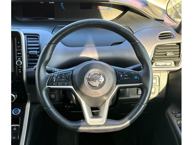 セレナ e-パワー XV 両側電動スライドドア/ウォークスルー/レザーシート/ドラレコ/デジタルインナーミラー/シートヒーター/110944KM/スペアキー(45枚目)