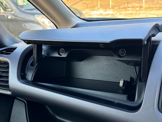 セレナ e-パワー XV 両側電動スライドドア/ウォークスルー/レザーシート/ドラレコ/デジタルインナーミラー/シートヒーター/110944KM/スペアキー(46枚目)