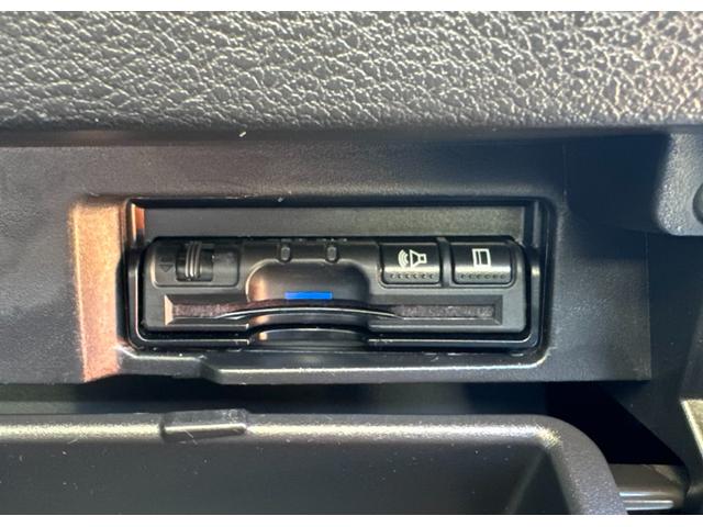 セレナ e-パワー XV 両側電動スライドドア/ウォークスルー/レザーシート/ドラレコ/デジタルインナーミラー/シートヒーター/110944KM/スペアキー(49枚目)