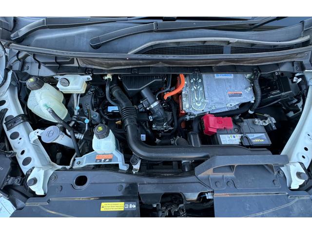 セレナ ｅ－パワー　ＸＶ　１３２６０１ＫＭ／ＣＤ／ＤＶＤ／ＥＴＣ／フルセグＴＶ／バックカメラ／純正アルミ／両側電動スライドドア／プッシュスタート／スマートキー／ドラレコ／（46枚目）