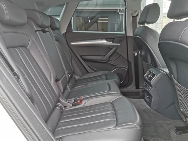 Ｑ５ ２．０ＴＦＳＩクワトロ　ラグジュアリーＰＫＧ　アシスタンスＰｋｇ　マトリクスＬＥＤ　黒革　ＡＣＣ　３ゾーンクライメイト　アダプティブエアサス　バーチャルコックピット　　電動ゲート　３６０°カメラ　ＭＭＩナビ　パークアシスト（30枚目）