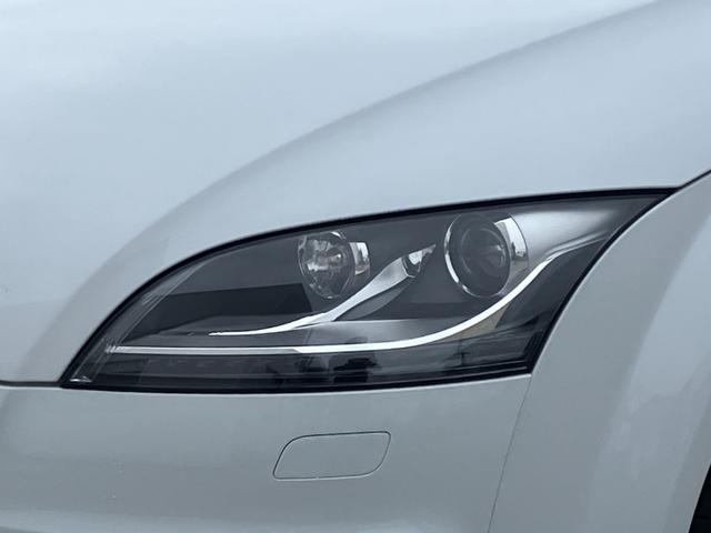 ＴＴクーペ １．８ＴＦＳＩ　禁煙車／赤革レザーシート／シートヒーター／ＨＤＤナビ／ＴＶ／バックカメラ／Ｂｌｕｅｔｏｏｔｈ接続／パドルシフト／（3枚目）