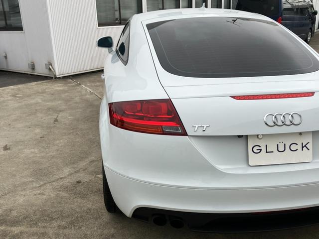 ＴＴクーペ １．８ＴＦＳＩ　禁煙車／赤革レザーシート／シートヒーター／ＨＤＤナビ／ＴＶ／バックカメラ／Ｂｌｕｅｔｏｏｔｈ接続／パドルシフト／（8枚目）