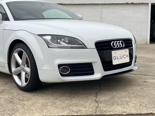 ＴＴクーペ １．８ＴＦＳＩ　禁煙車／赤革レザーシート／シートヒーター／ＨＤＤナビ／ＴＶ／バックカメラ／Ｂｌｕｅｔｏｏｔｈ接続／パドルシフト／（9枚目）