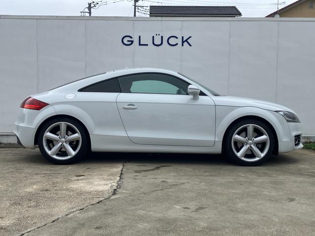ＴＴクーペ １．８ＴＦＳＩ　禁煙車／赤革レザーシート／シートヒーター／ＨＤＤナビ／ＴＶ／バックカメラ／Ｂｌｕｅｔｏｏｔｈ接続／パドルシフト／（14枚目）