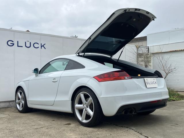 ＴＴクーペ １．８ＴＦＳＩ　禁煙車／赤革レザーシート／シートヒーター／ＨＤＤナビ／ＴＶ／バックカメラ／Ｂｌｕｅｔｏｏｔｈ接続／パドルシフト／（22枚目）