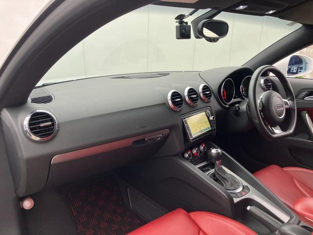 ＴＴクーペ １．８ＴＦＳＩ　禁煙車／赤革レザーシート／シートヒーター／ＨＤＤナビ／ＴＶ／バックカメラ／Ｂｌｕｅｔｏｏｔｈ接続／パドルシフト／（28枚目）