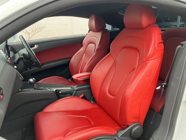 ＴＴクーペ １．８ＴＦＳＩ　禁煙車／赤革レザーシート／シートヒーター／ＨＤＤナビ／ＴＶ／バックカメラ／Ｂｌｕｅｔｏｏｔｈ接続／パドルシフト／（29枚目）