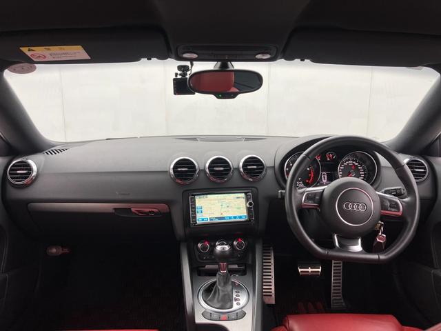 ＴＴクーペ １．８ＴＦＳＩ　禁煙車／赤革レザーシート／シートヒーター／ＨＤＤナビ／ＴＶ／バックカメラ／Ｂｌｕｅｔｏｏｔｈ接続／パドルシフト／（30枚目）