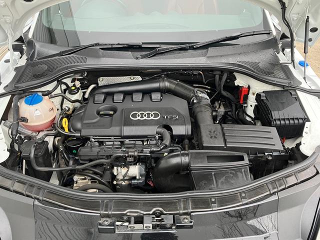 ＴＴクーペ １．８ＴＦＳＩ　禁煙車／赤革レザーシート／シートヒーター／ＨＤＤナビ／ＴＶ／バックカメラ／Ｂｌｕｅｔｏｏｔｈ接続／パドルシフト／（49枚目）