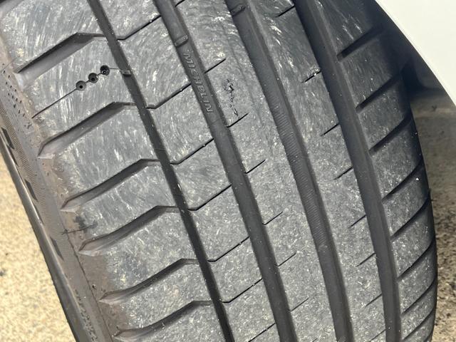 ３シリーズ ３２０ｄツーリング　ラグジュアリー　禁煙車／アダプティブクルーズ／茶革レザーシート／シートヒーター／パワーシート／純正メーカーナビ／バックカメラ／純正１７ＡＷ／ＬＥＤライト／（5枚目）