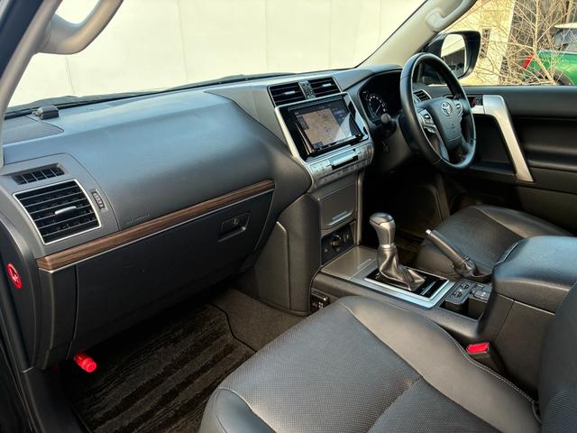 ランドクルーザープラド ＴＸ　Ｌパッケージ　１オーナー／禁煙車／サンルーフ／黒革シート／シートエアコン＆ヒーター／パワーシート／アダプティブクルーズ／オートマチックハイビーム／バックカメラ（30枚目）