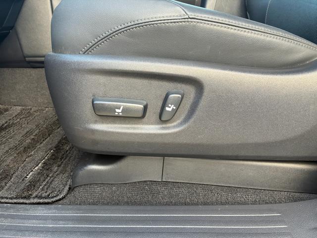 ランドクルーザープラド ＴＸ　Ｌパッケージ　１オーナー／禁煙車／サンルーフ／黒革シート／シートエアコン＆ヒーター／パワーシート／アダプティブクルーズ／オートマチックハイビーム／バックカメラ（32枚目）