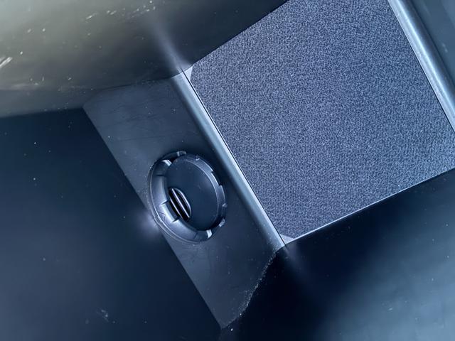 ランドクルーザープラド ＴＸ　Ｌパッケージ　１オーナー／禁煙車／サンルーフ／黒革シート／シートエアコン＆ヒーター／パワーシート／アダプティブクルーズ／オートマチックハイビーム／バックカメラ（38枚目）