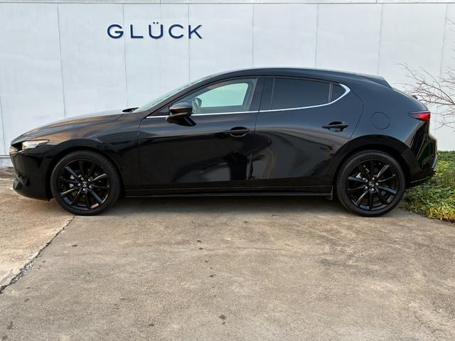 ＭＡＺＤＡ３ファストバック １５Ｓ　ブラックトーンエディション　ファストバック１．５　１５ＳブラックトーンＥＤワンオーナー／禁煙車／マツダコネクトナビ／バックカメラ／純正１８ＡＷ／アダプティブクルーズ／ヘッドアップディスプレイ／アダプティブクルーズ（12枚目）