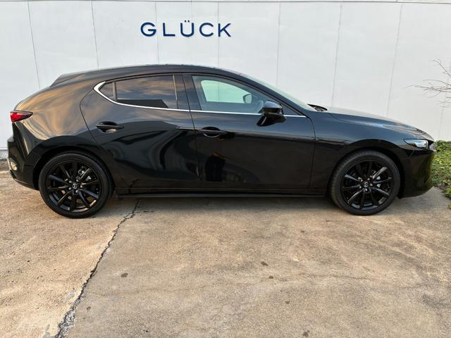 ＭＡＺＤＡ３ファストバック １５Ｓ　ブラックトーンエディション　ファストバック１．５　１５ＳブラックトーンＥＤワンオーナー／禁煙車／マツダコネクトナビ／バックカメラ／純正１８ＡＷ／アダプティブクルーズ／ヘッドアップディスプレイ／アダプティブクルーズ（13枚目）