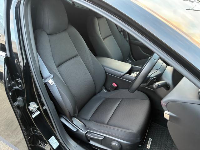 ＭＡＺＤＡ３ファストバック １５Ｓ　ブラックトーンエディション　ファストバック１．５　１５ＳブラックトーンＥＤワンオーナー／禁煙車／マツダコネクトナビ／バックカメラ／純正１８ＡＷ／アダプティブクルーズ／ヘッドアップディスプレイ／アダプティブクルーズ（28枚目）