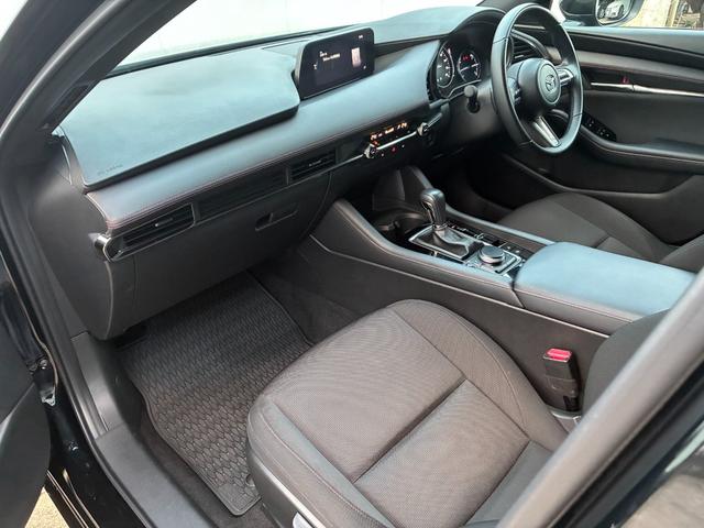 ＭＡＺＤＡ３ファストバック １５Ｓ　ブラックトーンエディション　ファストバック１．５　１５ＳブラックトーンＥＤワンオーナー／禁煙車／マツダコネクトナビ／バックカメラ／純正１８ＡＷ／アダプティブクルーズ／ヘッドアップディスプレイ／アダプティブクルーズ（31枚目）