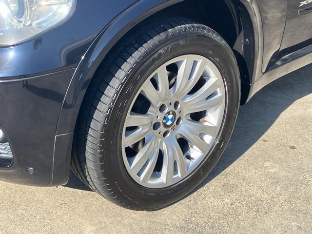 X5 xDrive 35i Mスポーツパッケージ 禁煙車/パノラマサンルーフ/純正HDDナビ/バックカメラ/黒レザーシート/全席シートヒータ-/純正19AW/パワーバックドア/HIDライト(4枚目)