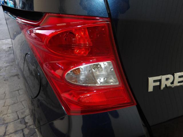 フリード Ｇ　ジャストセレクション　８人乗り／電動スライドドア／純正ナビ／ＴＶ／純正フリップダウンモニター／ＥＴＣ／修復歴無し（12枚目）
