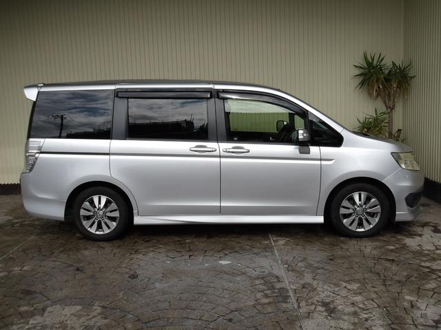 ステップワゴンスパーダ インターナビ パワーエディション 24年12月登録/後期型/スーパープラチナ・メタリック/両側電動ドア/純正HDDインターナビ/TV/DVDビデオ/バックカメラ/純正後席フリップダウンモニター/ETC/禁煙車/修復歴無し(8枚目)