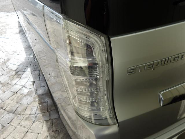 ステップワゴンスパーダ インターナビ パワーエディション 24年12月登録/後期型/スーパープラチナ・メタリック/両側電動ドア/純正HDDインターナビ/TV/DVDビデオ/バックカメラ/純正後席フリップダウンモニター/ETC/禁煙車/修復歴無し(12枚目)