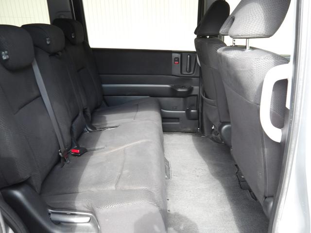 ステップワゴンスパーダ インターナビ パワーエディション 24年12月登録/後期型/スーパープラチナ・メタリック/両側電動ドア/純正HDDインターナビ/TV/DVDビデオ/バックカメラ/純正後席フリップダウンモニター/ETC/禁煙車/修復歴無し(18枚目)