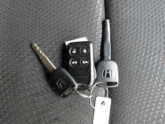 ステップワゴンスパーダ インターナビ パワーエディション 24年12月登録/後期型/スーパープラチナ・メタリック/両側電動ドア/純正HDDインターナビ/TV/DVDビデオ/バックカメラ/純正後席フリップダウンモニター/ETC/禁煙車/修復歴無し(35枚目)