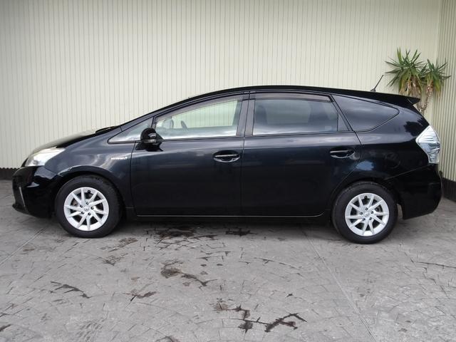 プリウスアルファ S 25年2月登録/202ブラック/ストラーダナビ/フルセグTV/BT/DVDビデオ/バックカメラ/ETC/禁煙車/修復歴無し(8枚目)