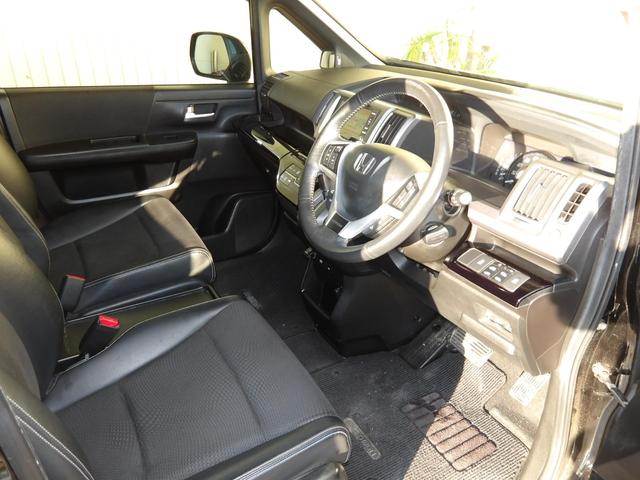 ステップワゴンスパーダ Z クールスピリット インターナビ セレクション 24年11月登録/後期型/7人乗りウォークスルー/プレミアムスパークルブラック・パール/両側電動ドア/純正HDDインターナビ/TV/DVDビデオ/バックカメラ/ETC/禁煙車/修復歴無し(15枚目)