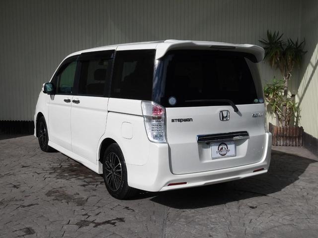 ステップワゴンスパーダ Ｚ　２３年１２月登録／１オーナー車／プレミアムホワイト・パール／両側電動ドア／ナビ／ＴＶ／ＤＶＤビデオ／バックカメラ／後席用アルパインフリップダウンモニター／ＥＴＣ／禁煙車／修復歴無し（4枚目）