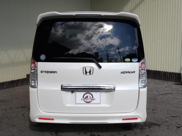 ステップワゴンスパーダ Ｚ　２３年１２月登録／１オーナー車／プレミアムホワイト・パール／両側電動ドア／ナビ／ＴＶ／ＤＶＤビデオ／バックカメラ／後席用アルパインフリップダウンモニター／ＥＴＣ／禁煙車／修復歴無し（6枚目）