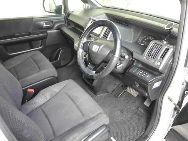 ステップワゴンスパーダ Ｚ　２３年１２月登録／１オーナー車／プレミアムホワイト・パール／両側電動ドア／ナビ／ＴＶ／ＤＶＤビデオ／バックカメラ／後席用アルパインフリップダウンモニター／ＥＴＣ／禁煙車／修復歴無し（15枚目）