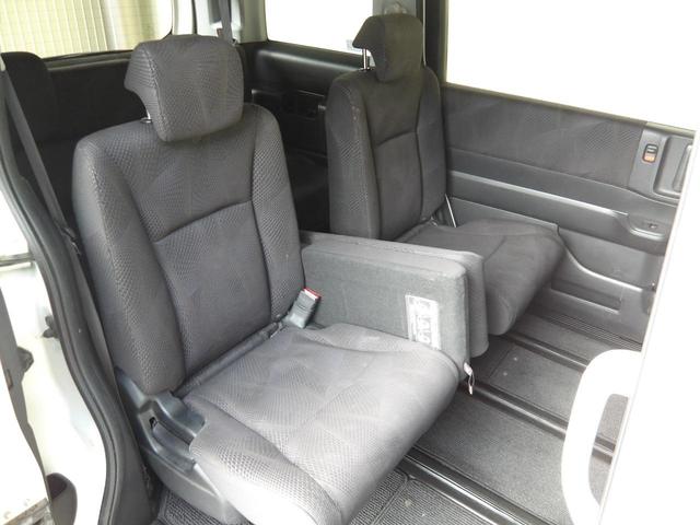 ステップワゴンスパーダ Ｚ　２３年１２月登録／１オーナー車／プレミアムホワイト・パール／両側電動ドア／ナビ／ＴＶ／ＤＶＤビデオ／バックカメラ／後席用アルパインフリップダウンモニター／ＥＴＣ／禁煙車／修復歴無し（17枚目）