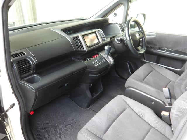 ステップワゴンスパーダ Ｚ　２３年１２月登録／１オーナー車／プレミアムホワイト・パール／両側電動ドア／ナビ／ＴＶ／ＤＶＤビデオ／バックカメラ／後席用アルパインフリップダウンモニター／ＥＴＣ／禁煙車／修復歴無し（20枚目）