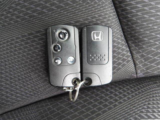 ステップワゴンスパーダ Ｚ　２３年１２月登録／１オーナー車／プレミアムホワイト・パール／両側電動ドア／ナビ／ＴＶ／ＤＶＤビデオ／バックカメラ／後席用アルパインフリップダウンモニター／ＥＴＣ／禁煙車／修復歴無し（36枚目）