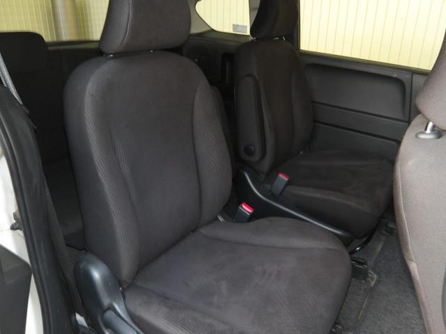 フリード Ｇ　エアロ　ジャストセレクション　２２年１２月登録／純正エアロ／プレミアムホワイト・パール／電動スライドドア／純正ＨＤＤインターナビ／ＴＶ／ＤＶＤビデオ／バックカメラ／ＥＴＣ／７人乗り／禁煙車／修復歴無し（17枚目）